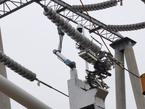 機(jī)器人高空作業(yè)給絕緣子串動(dòng)手術(shù) 更安全 更高效